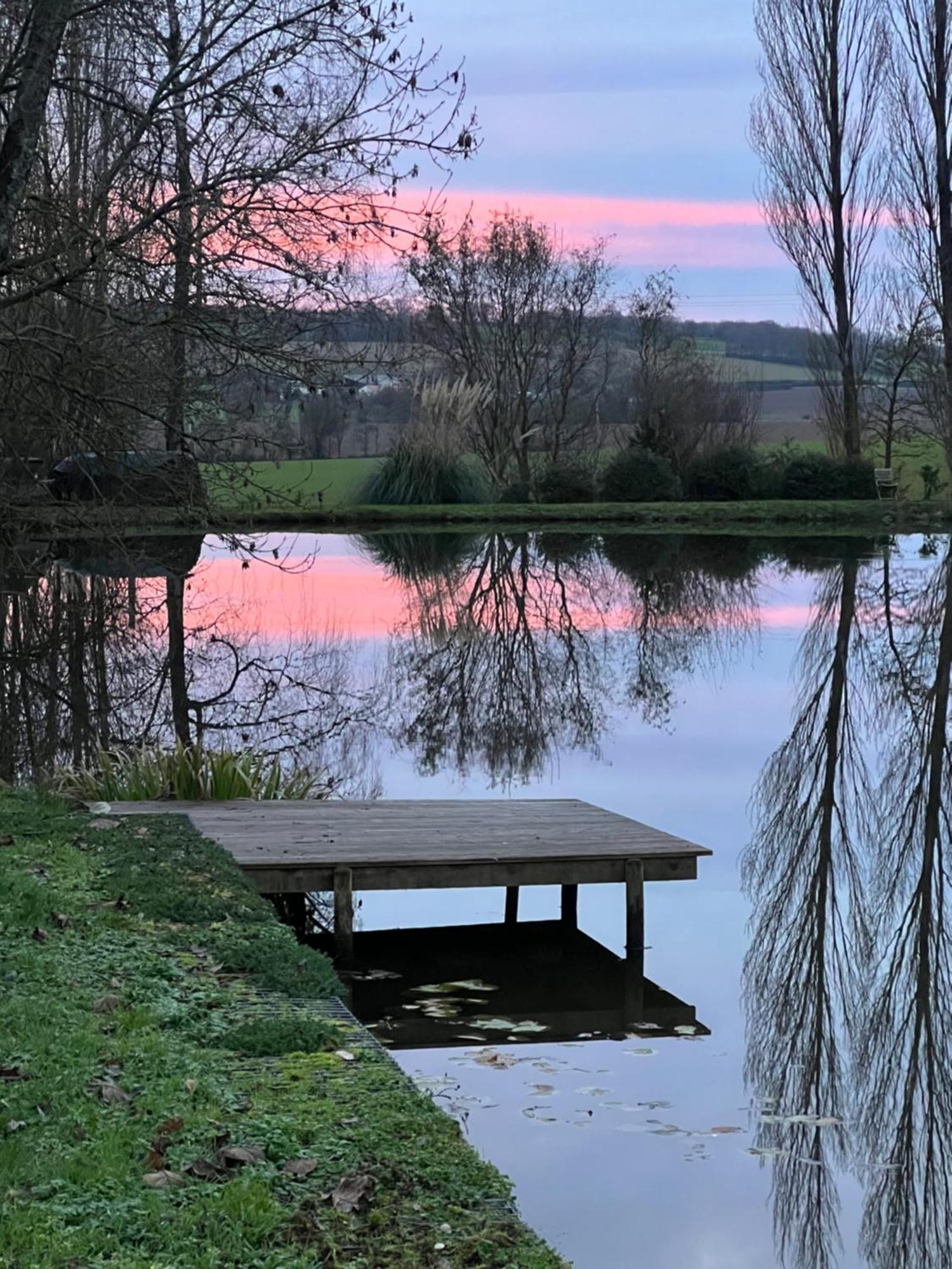 Lake Noble Saint-Germain-l'Aiguiller Exterior foto